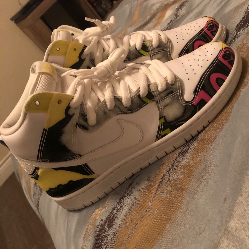 Nike sb de la soul.